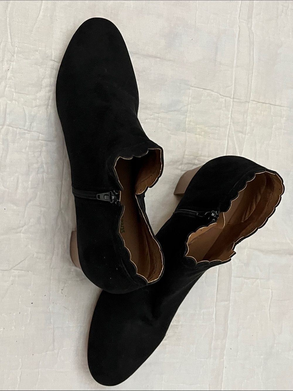 Women's Black Scallop-Edge Ankle Boots
